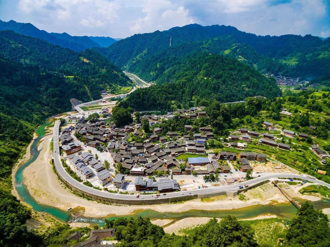 贵州,深度解读与评论文章